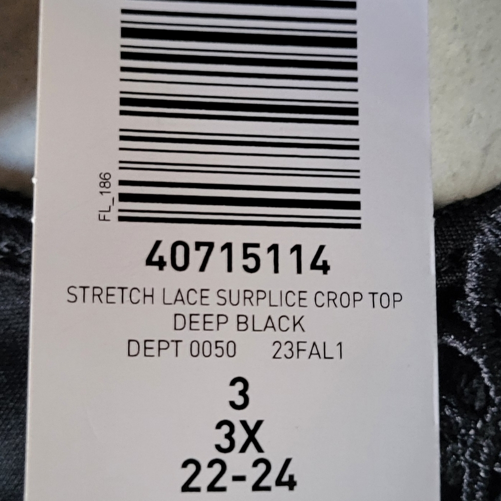 NWT Torrid Stretch Lace Crop Top Black 3X - Picture 4 of 7